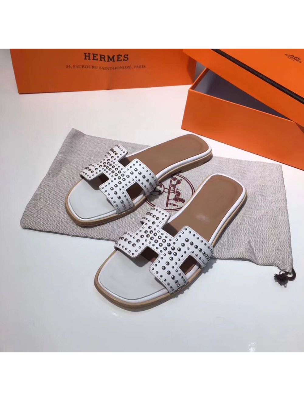 Hermes Oran Studs Sandals In White Leather